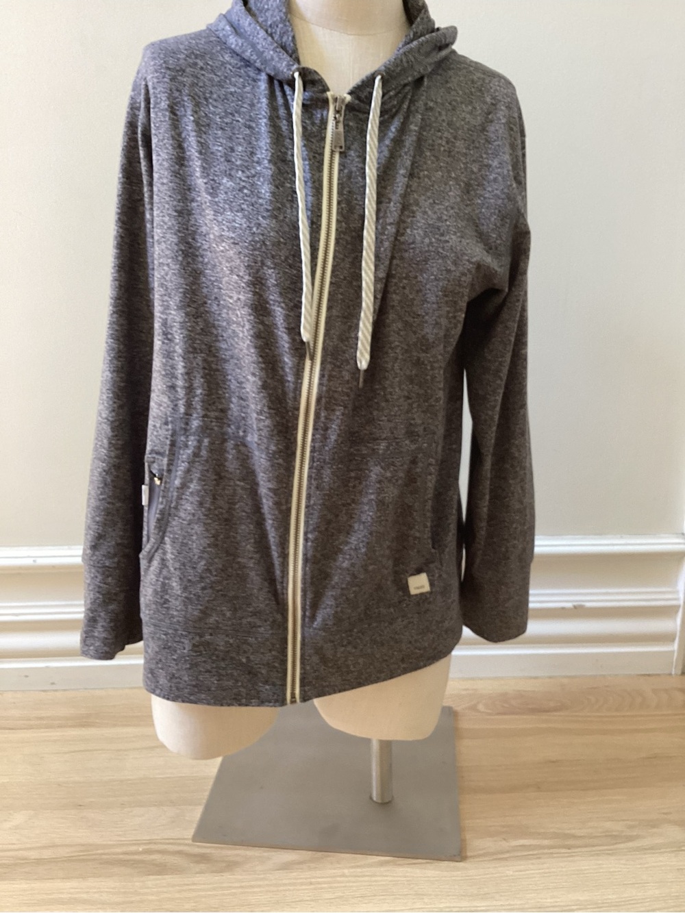 Vuori Hale Performance Full Zip Hoodie Charcoal Heather Gray Size Large